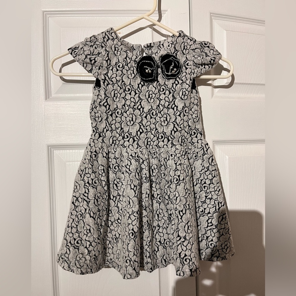 Pippa & Julie Elegant Black and White Lace Dress 🌻🌻